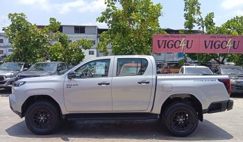 TRAVO SMART PRE 2026 2.8 AT DOUBLE CAB SILVER0  201571 full