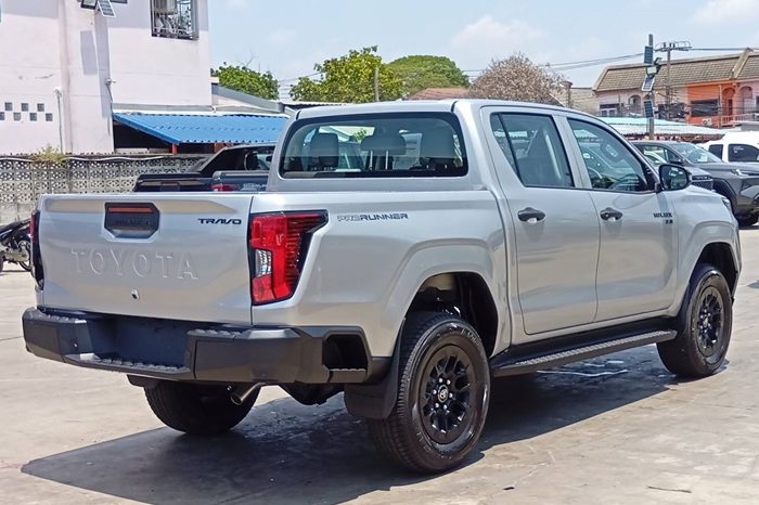 TRAVO SMART PRE 2026 2.8 AT DOUBLE CAB SILVER0  201571 full