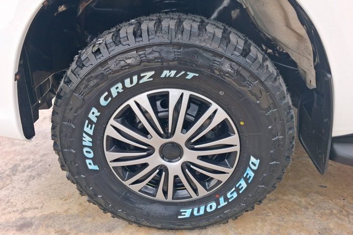 REVO 2WD 2018 2.4J MT STANDARD WHITE  2412 full