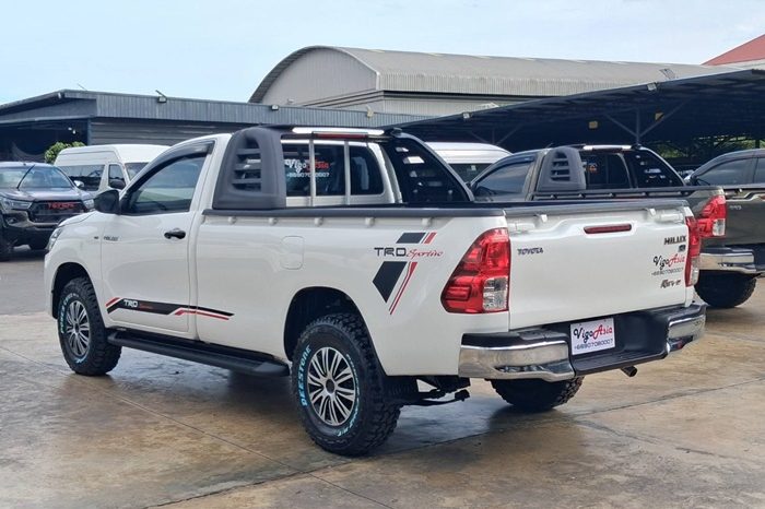 REVO 2WD 2018 2.4J MT STANDARD WHITE  2412 full