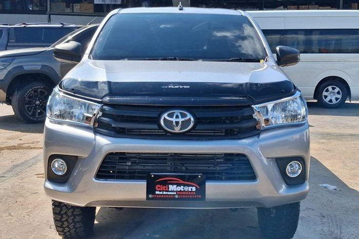 REVO 2WD 2018 2.4J MT STANDARD SILVER  901 full