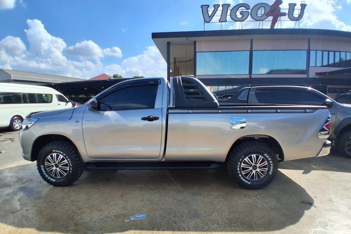 REVO 2WD 2018 2.4J MT STANDARD SILVER  901 full