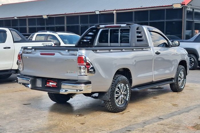 REVO 2WD 2018 2.4J MT STANDARD SILVER  901 full