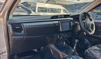 REVO 2WD 2018 2.4J MT STANDARD SILVER  901 full