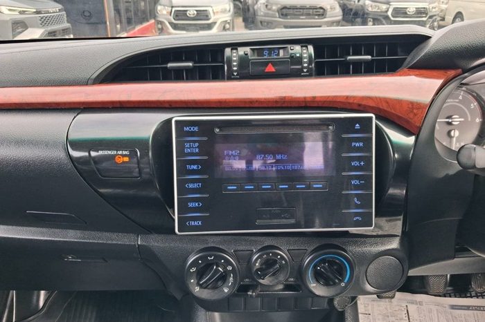 REVO 2WD 2018 2.4J MT STANDARD BRONZE  5510 full