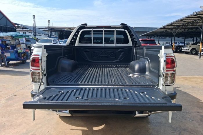 REVO 2WD 2018 2.4J MT STANDARD WHITE  7029 full