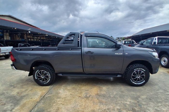 REVO 2WD 2018 2.4J MT STANDARD DARK GREY  5948 full