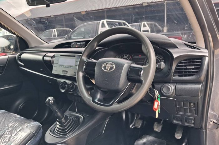 REVO 2WD 2018 2.4J MT STANDARD DARK GREY  5948 full