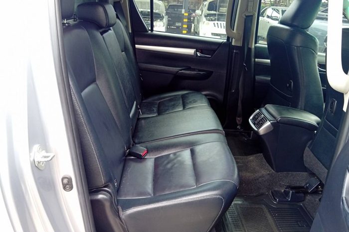 REVO PRE 2018 2.4G AT DOUBLE CAB SILVER  8760 full