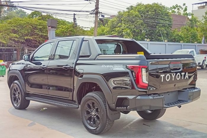 TRAVO OVERLAND PLUS 4WD 2026 2.8 AT DOUBLE CAB BLACK  22864 full