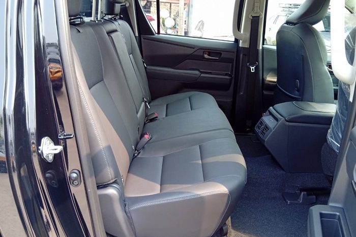 TRAVO OVERLAND PLUS 4WD 2026 2.8 AT DOUBLE CAB BLACK  22864 full