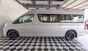 TOYOTA 2026 2WD 2.8 AT COMMUTER SILVER 39963 full