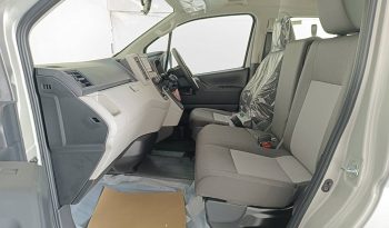 TOYOTA 2026 2WD 2.8 AT COMMUTER SILVER 39963 full
