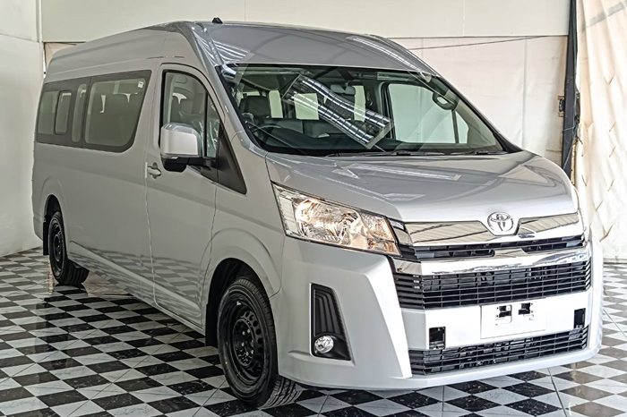 TOYOTA 2026 2WD 2.8 AT COMMUTER SILVER 39963 full