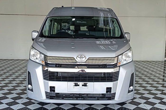 TOYOTA 2026 2WD 2.8 AT COMMUTER SILVER 39963 full