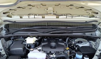 TOYOTA 2026 2WD 2.8 AT COMMUTER SILVER 39963 full