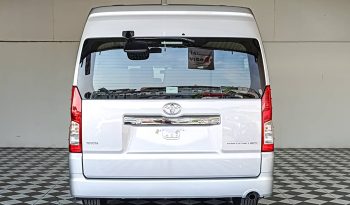 TOYOTA 2026 2WD 2.8 AT COMMUTER SILVER 39854 full