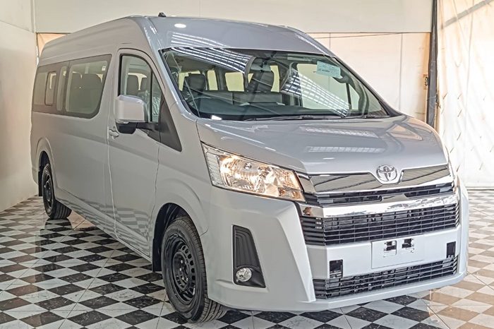 TOYOTA 2026 2WD 2.8 AT COMMUTER SILVER 39854 full