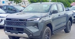 TRAVO PREMIUM PRE 2026 2.8 AT DOUBLE CAB GREY 2131