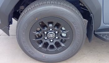 TRAVO PREMIUM PRE 2026 2.8 AT DOUBLE CAB GREY 2131 full