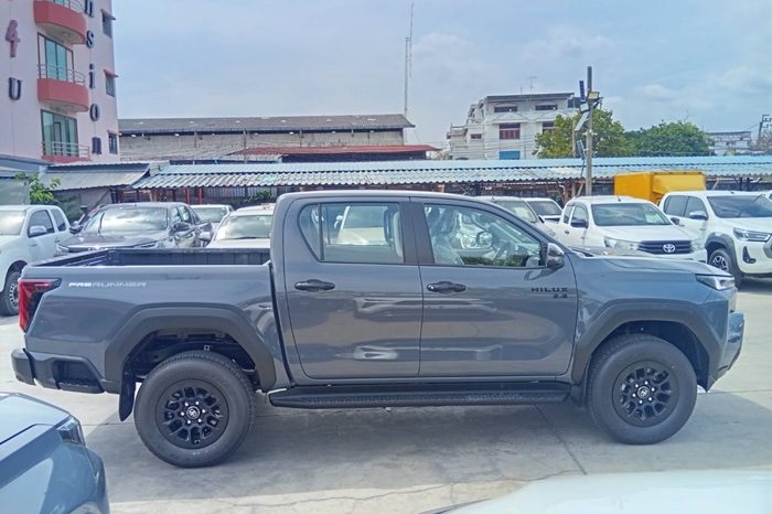 TRAVO PREMIUM PRE 2026 2.8 AT DOUBLE CAB GREY 2131 full