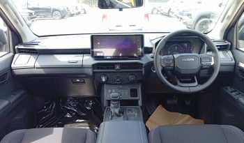 TRAVO PREMIUM PRE 2026 2.8 AT DOUBLE CAB GREY 2131 full