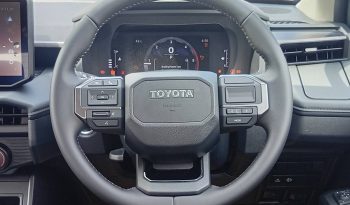 TRAVO PREMIUM PRE 2026 2.8 AT DOUBLE CAB GREY 2131 full