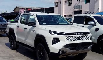 TRAVO OVERLAND PLUS 4WD 2026 2.8 AT DOUBLE CAB WHITE  24215 full