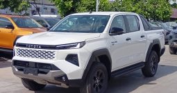 TRAVO OVERLAND PLUS 4WD 2026 2.8 AT DOUBLE CAB WHITE  24215