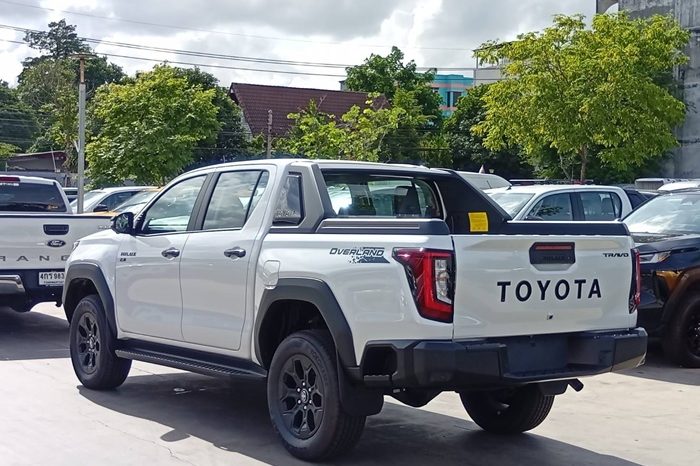 TRAVO OVERLAND PLUS 4WD 2026 2.8 AT DOUBLE CAB WHITE  24215 full