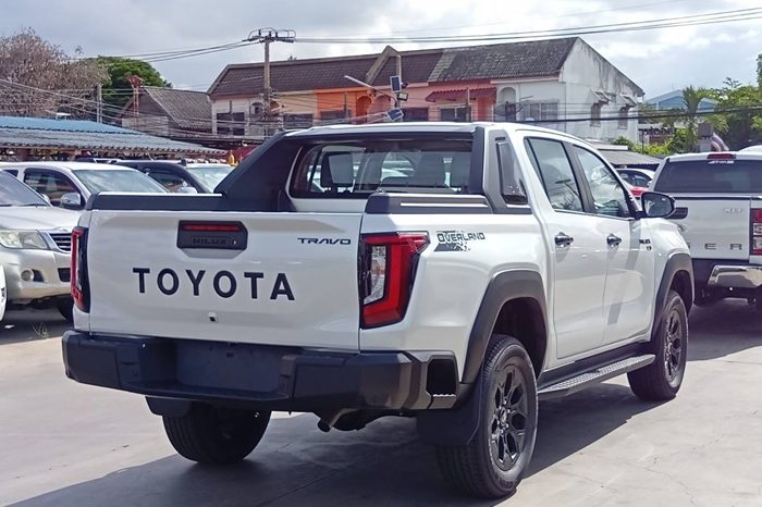 TRAVO OVERLAND PLUS 4WD 2026 2.8 AT DOUBLE CAB WHITE  24215 full