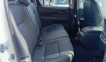 TRAVO OVERLAND PLUS 4WD 2026 2.8 AT DOUBLE CAB WHITE  24215 full