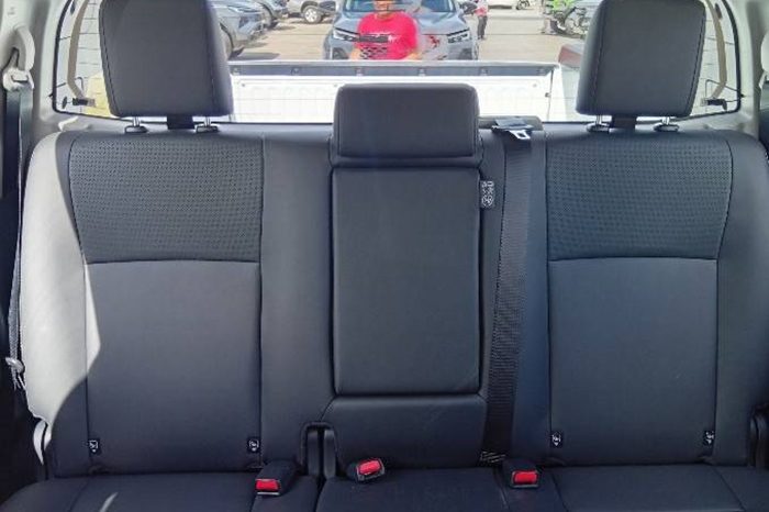 TRAVO OVERLAND PLUS 4WD 2026 2.8 AT DOUBLE CAB WHITE  24215 full