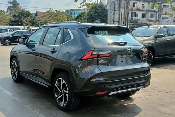 TOYOTA 2026 SUV PREMIUM YARIS CROSS 2WD 1.5 AT DARK GREY 48986 full