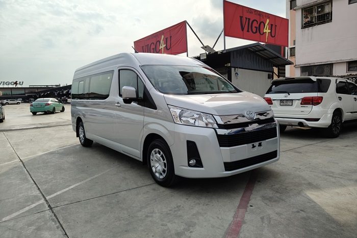 TOYOTA 2026 2WD 2.8 MT COMMUTER SILVER  41765 full