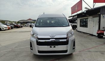 TOYOTA 2026 2WD 2.8 MT COMMUTER SILVER  41765 full