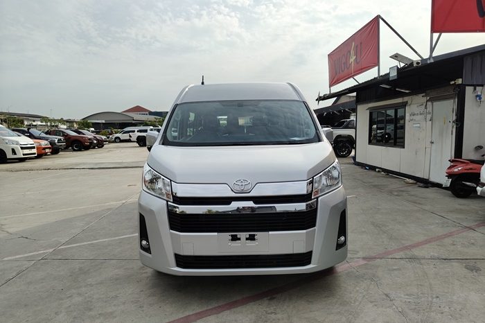 TOYOTA 2026 2WD 2.8 MT COMMUTER SILVER  41765 full