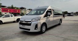 TOYOTA 2026 2WD 2.8 MT COMMUTER SILVER  41765