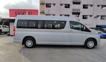 TOYOTA 2026 2WD 2.8 MT COMMUTER SILVER  41765 full