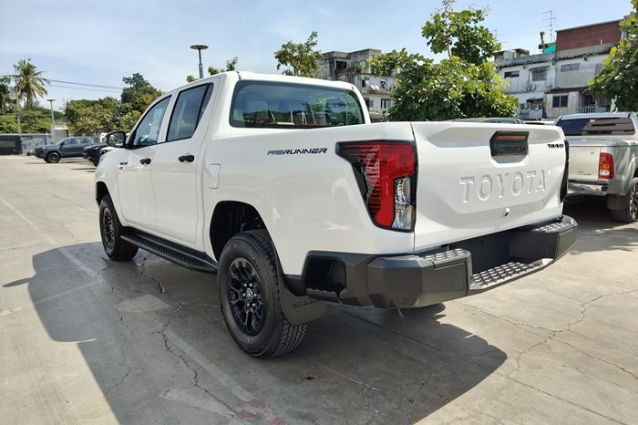 TRAVO SMART PRE 2026 2.8 AT DOUBLE CAB WHITE  200678 full