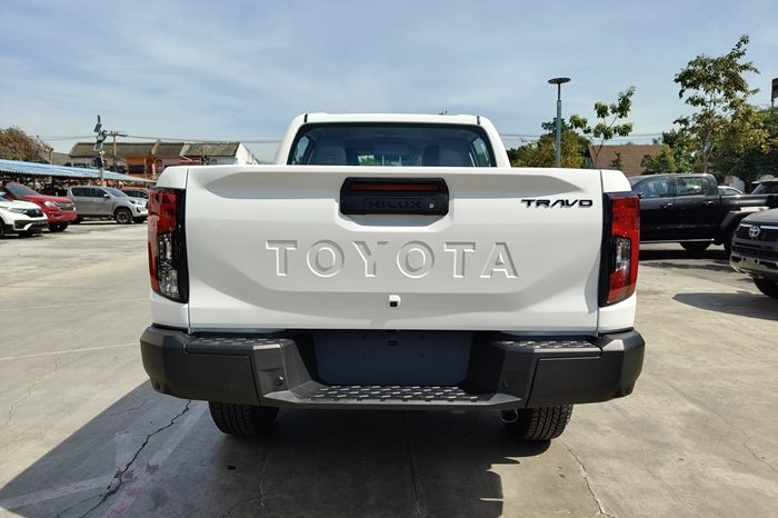 TRAVO SMART PRE 2026 2.8 AT DOUBLE CAB WHITE  200678 full