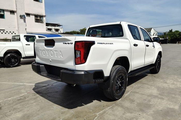 TRAVO SMART PRE 2026 2.8 AT DOUBLE CAB WHITE  200678 full