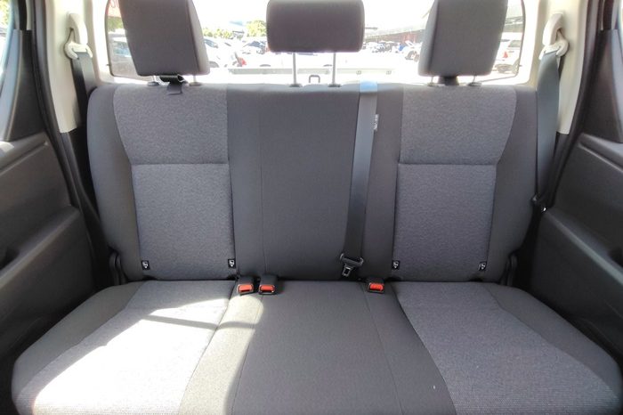 TRAVO SMART PRE 2026 2.8 AT DOUBLE CAB WHITE  200678 full