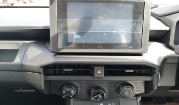 TRAVO SMART PRE 2026 2.8 AT DOUBLE CAB WHITE  200678 full