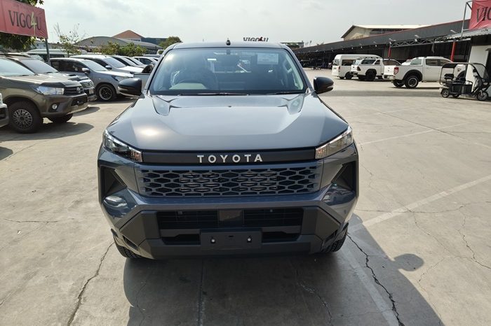 TRAVO SMART PRE 2026 2.8 AT DOUBLE CAB GREY  800983 full