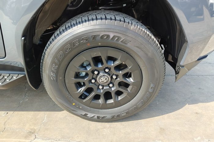 TRAVO SMART PRE 2026 2.8 AT DOUBLE CAB GREY  800983 full