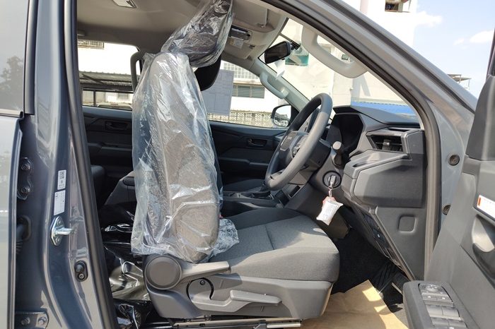 TRAVO SMART PRE 2026 2.8 AT DOUBLE CAB GREY  800983 full