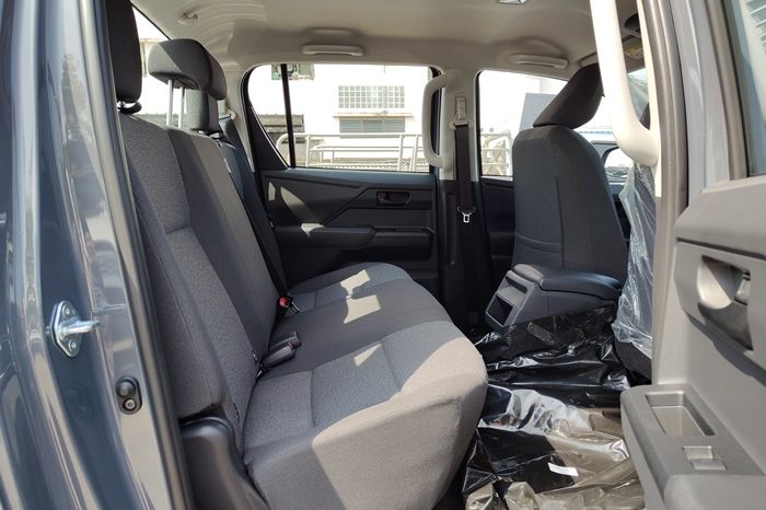 TRAVO SMART PRE 2026 2.8 AT DOUBLE CAB GREY  800983 full