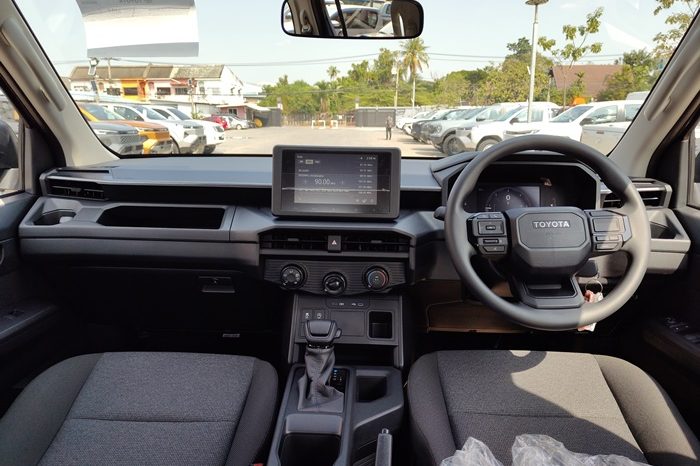 TRAVO SMART PRE 2026 2.8 AT DOUBLE CAB GREY  800983 full