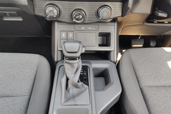 TRAVO SMART PRE 2026 2.8 AT DOUBLE CAB GREY  800983 full
